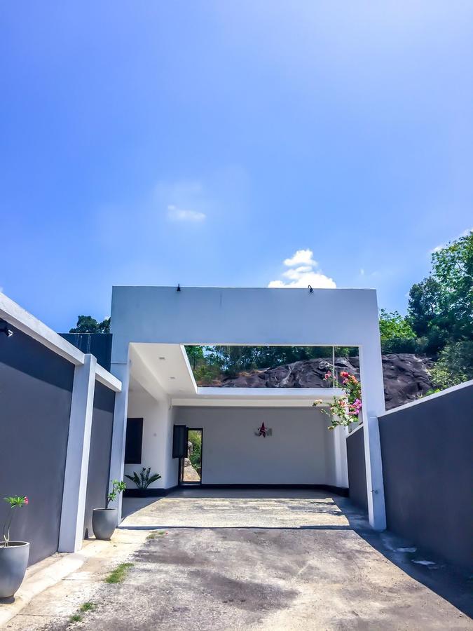 Us Motel Colombo Homagama Exterior foto